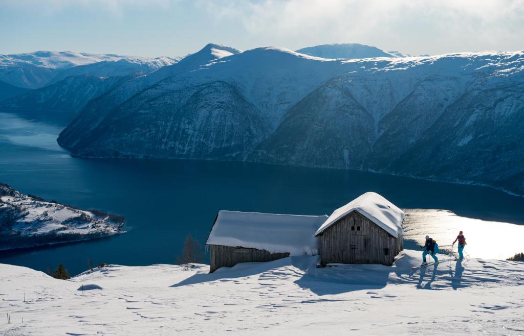 Topptur ved fantastiske Sognefjorden – Norwegian Adventure Company