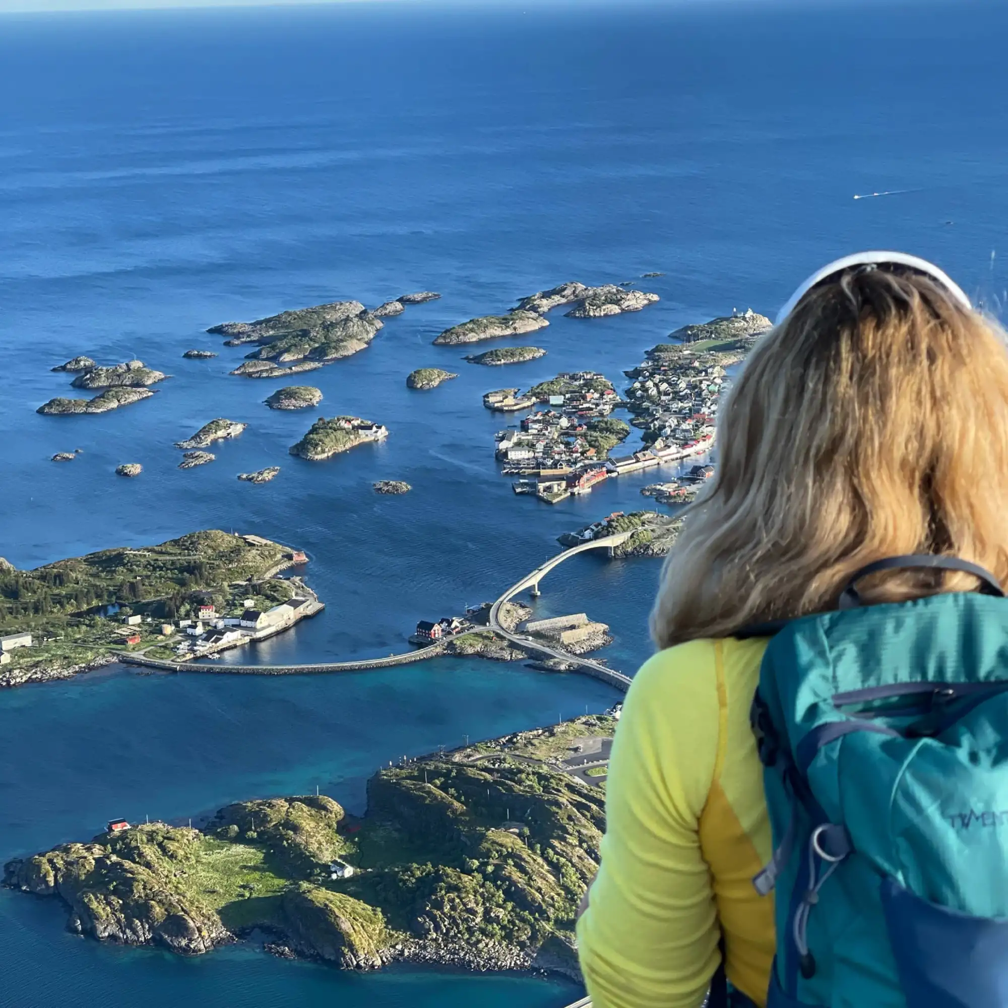 hike-hiking-mountain-20-06-2021-20-46-23-lofoten-northern-norway-summer-norwegian-adventure-company.jpg – Norwegian Adventure Company