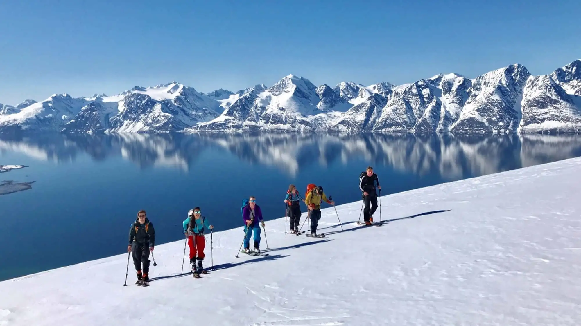 Lyngen er et eldorado for toppturer på ski. – Norwegian Adventure Company