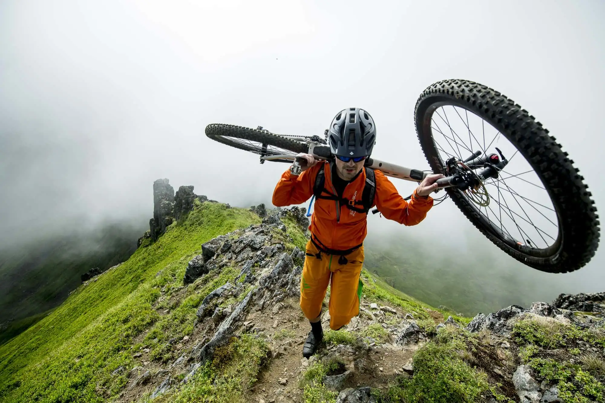 Det er mange muligheter for stisykling med Tromsø som utgangspunkt. – Norwegian Adventure Company