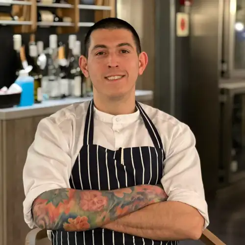 Sjef i byssa; Eduardo Medda, tidligere Renaa kokk leverte en rekke nordnorske spesialiteter under årets Arctic Haute Route – Norwegian Adventure Company