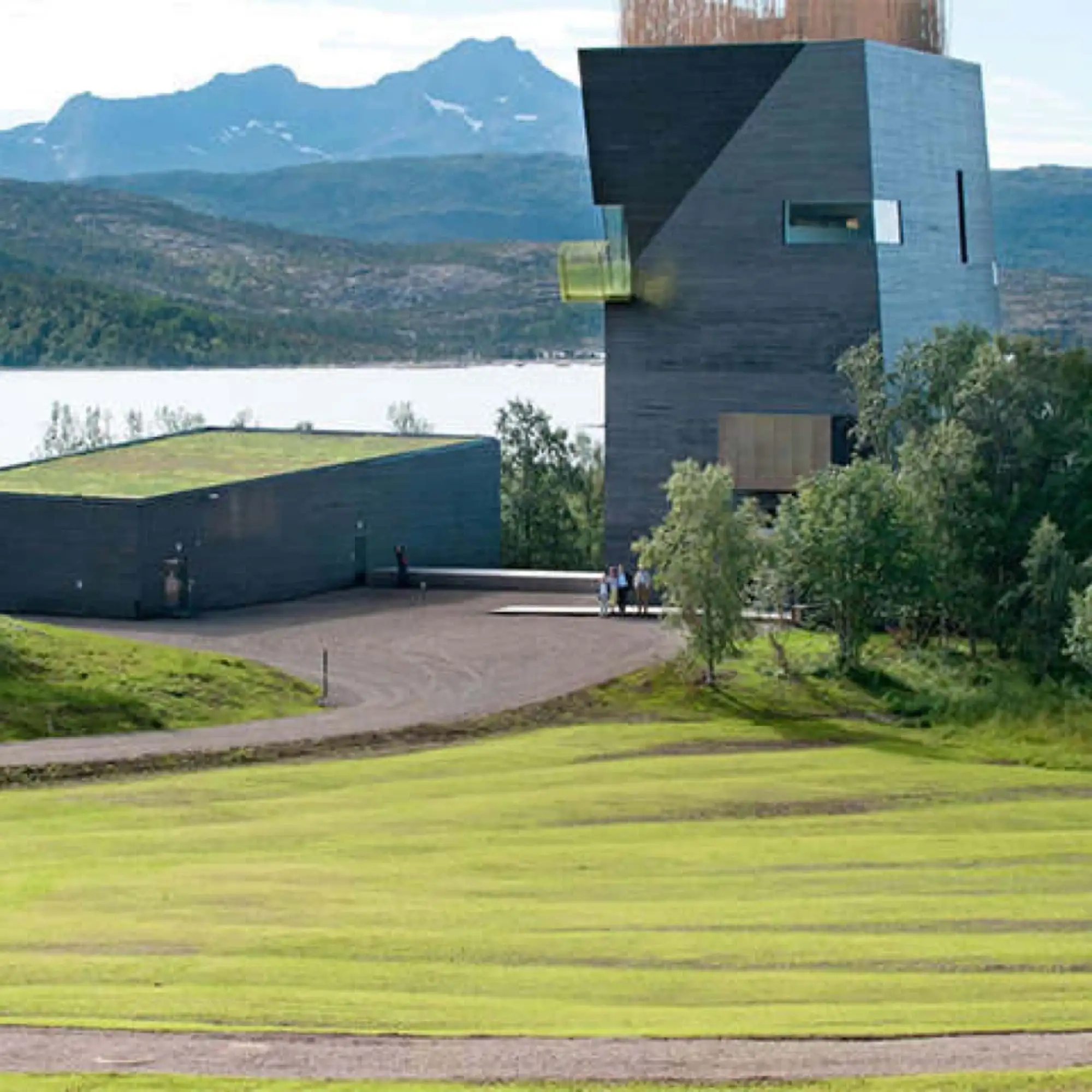 Arctic & Coastal Norway in a Nutshell – Norwegian Adventure Company