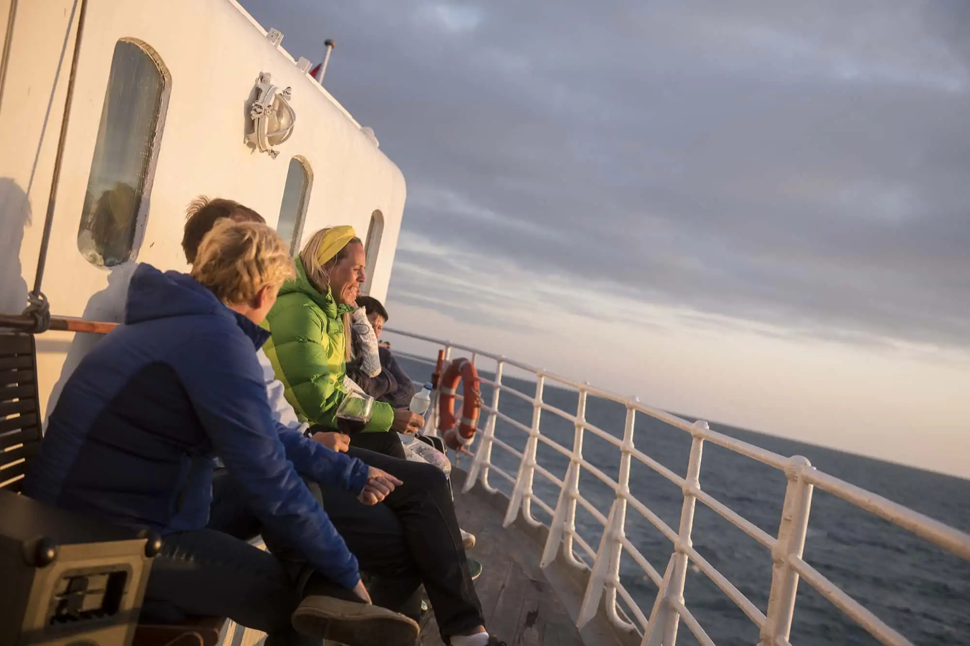 Hike-and-Sail-Life-aboard-the-ship-02.jpg – Norwegian Adventure Company