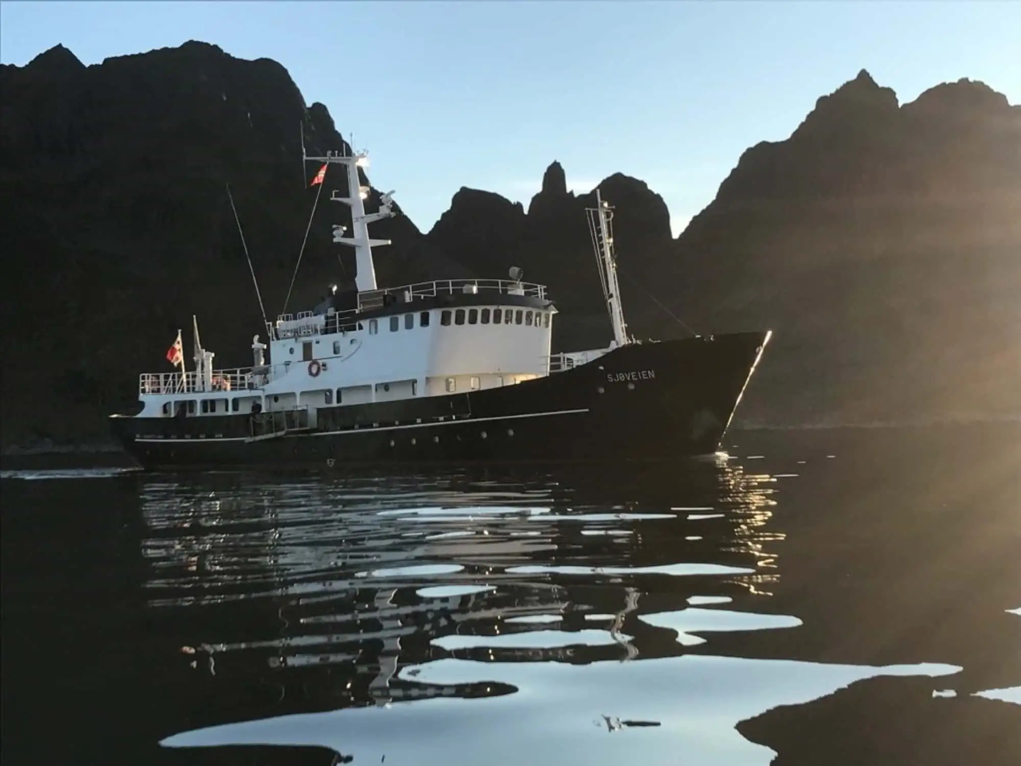 Komfortables und einzigartiges Expeditionsschiff – Norwegian Adventure Company