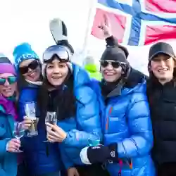 SKREDDERSYDD ALPETUR Finn en feridg skreddersydd alpetur og legg årets tur med jentegjengen, kollegaene eller gutta til Nord-Norge med Norwegian Adventure Company. – Norwegian Adventure Company