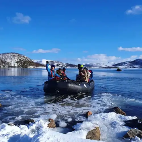 Arctic Haute Route er alpeturen som starter og stopper i fjæresteinene.  – Norwegian Adventure Company