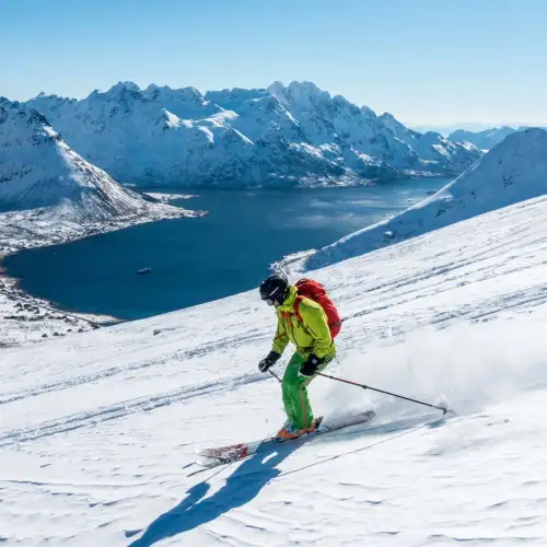 topptur-ski-touring-lofoten-henningsvaer-bris-bedriftsarrangement-guppetur-norway-accomodation-norwegian-adventure-company-01.jpg – Norwegian Adventure Company