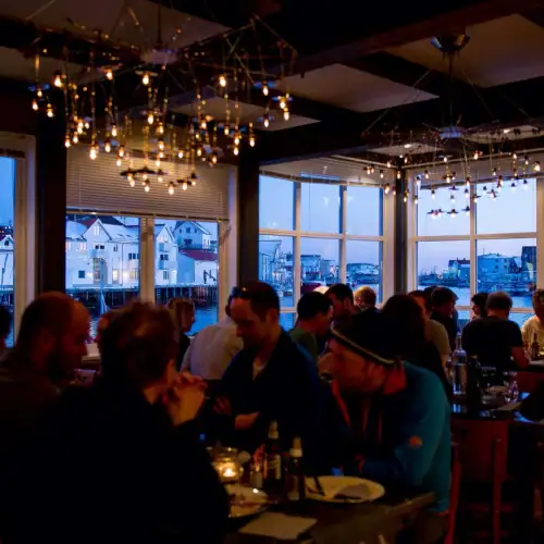 afterski-topptur-skiing-henningsvaer-lofoten-camp-lofoten-norwegian-adventure-company-11.jpg – Norwegian Adventure Company