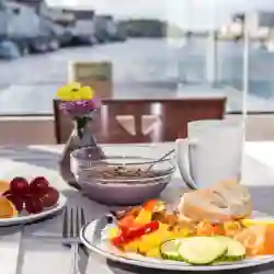 Nydelig frokost inkludert i prisen. – Norwegian Adventure Company
