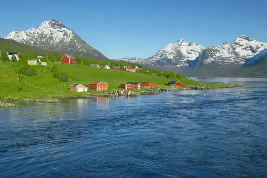 Northern Europe's most mountainous island – Norwegian Adventure Company