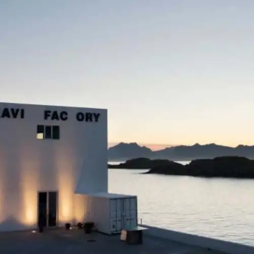 art-culture-henningsvaer-lofoten-northern-norway-norwegian-adventure-company-01.jpg – Norwegian Adventure Company