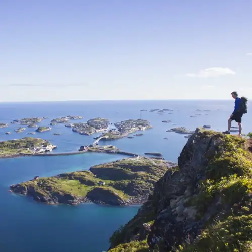 festvagtindi-henningsvaer_nac.jpg – Norwegian Adventure Company