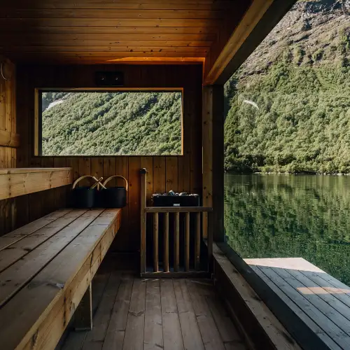 Maroy & Klouda / Union Øye – Norwegian Adventure Company