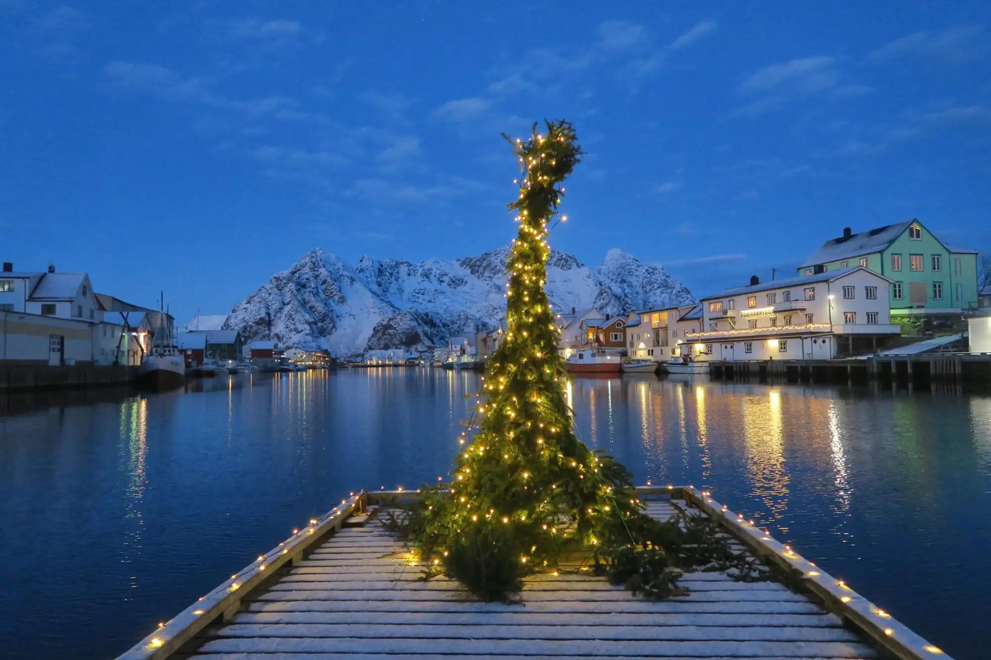 jul-i-henningsvaer.JPG – Norwegian Adventure Company