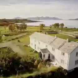 A scenic archipelago in the north – Norwegian Adventure Company