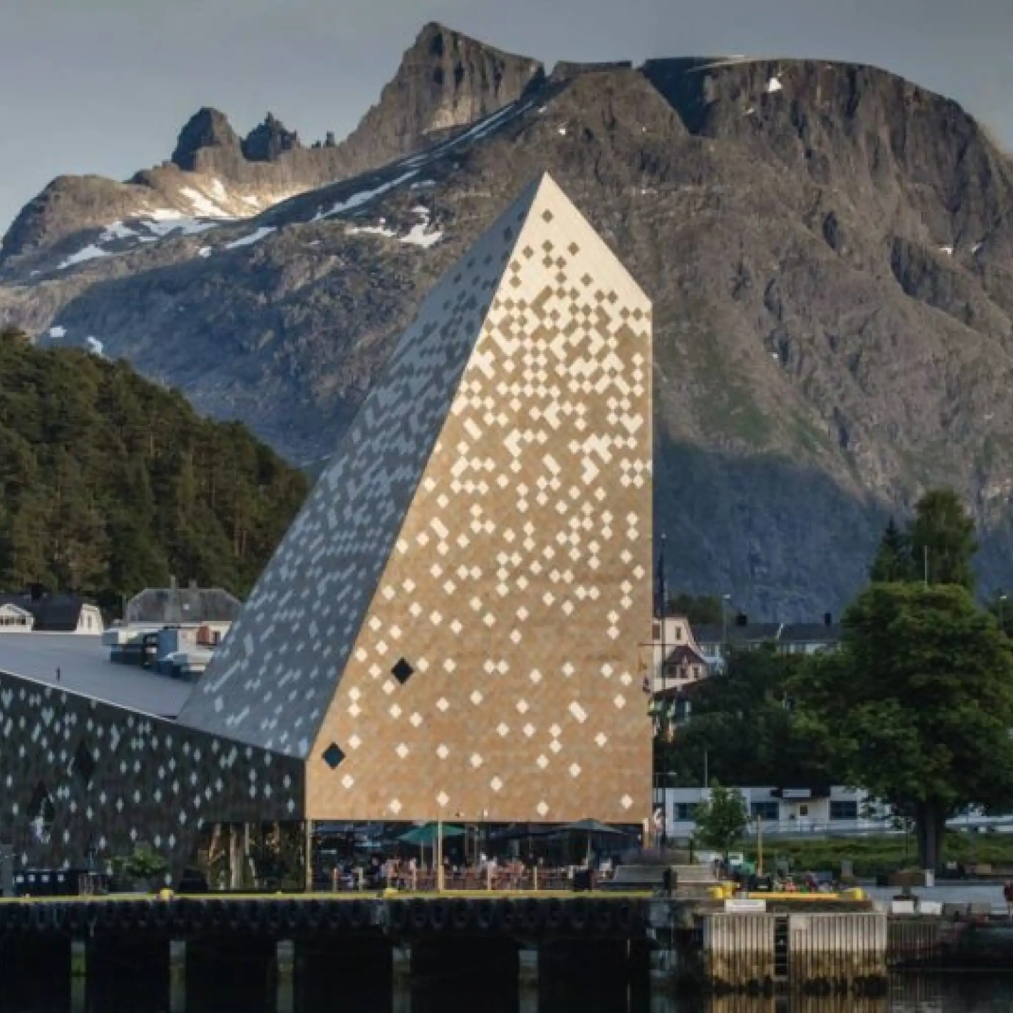 norwegian_adventure_company_andalsnes_summer.jpg – Norwegian Adventure Company