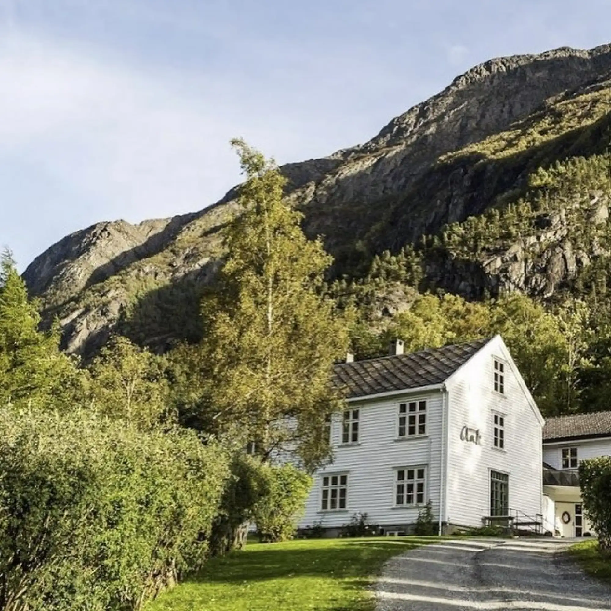 Hotel Aak / Birthe Havnes – Norwegian Adventure Company