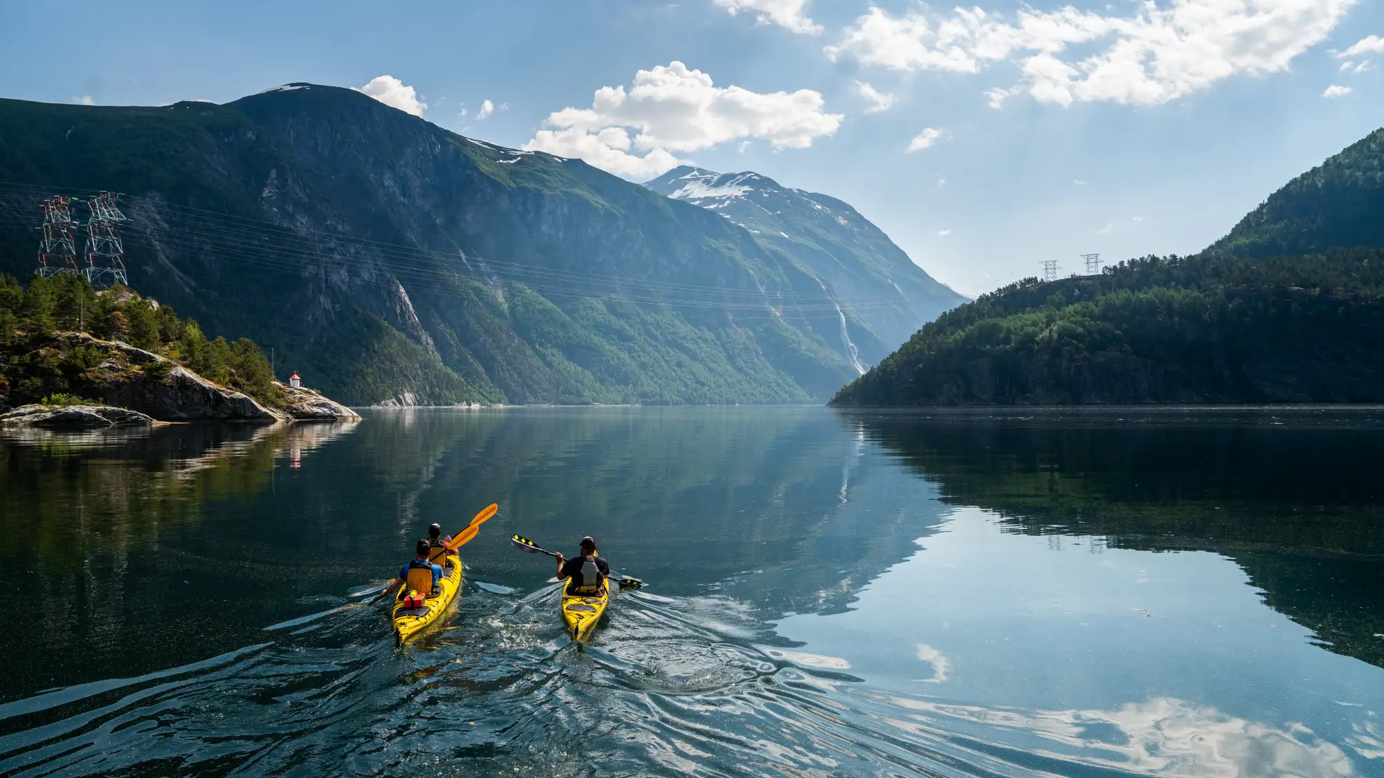 norwegian_adventure_company_tafjorden-valldal-das-kajakk_magnus-roaldset_fjord-norway.jpg – Norwegian Adventure Company