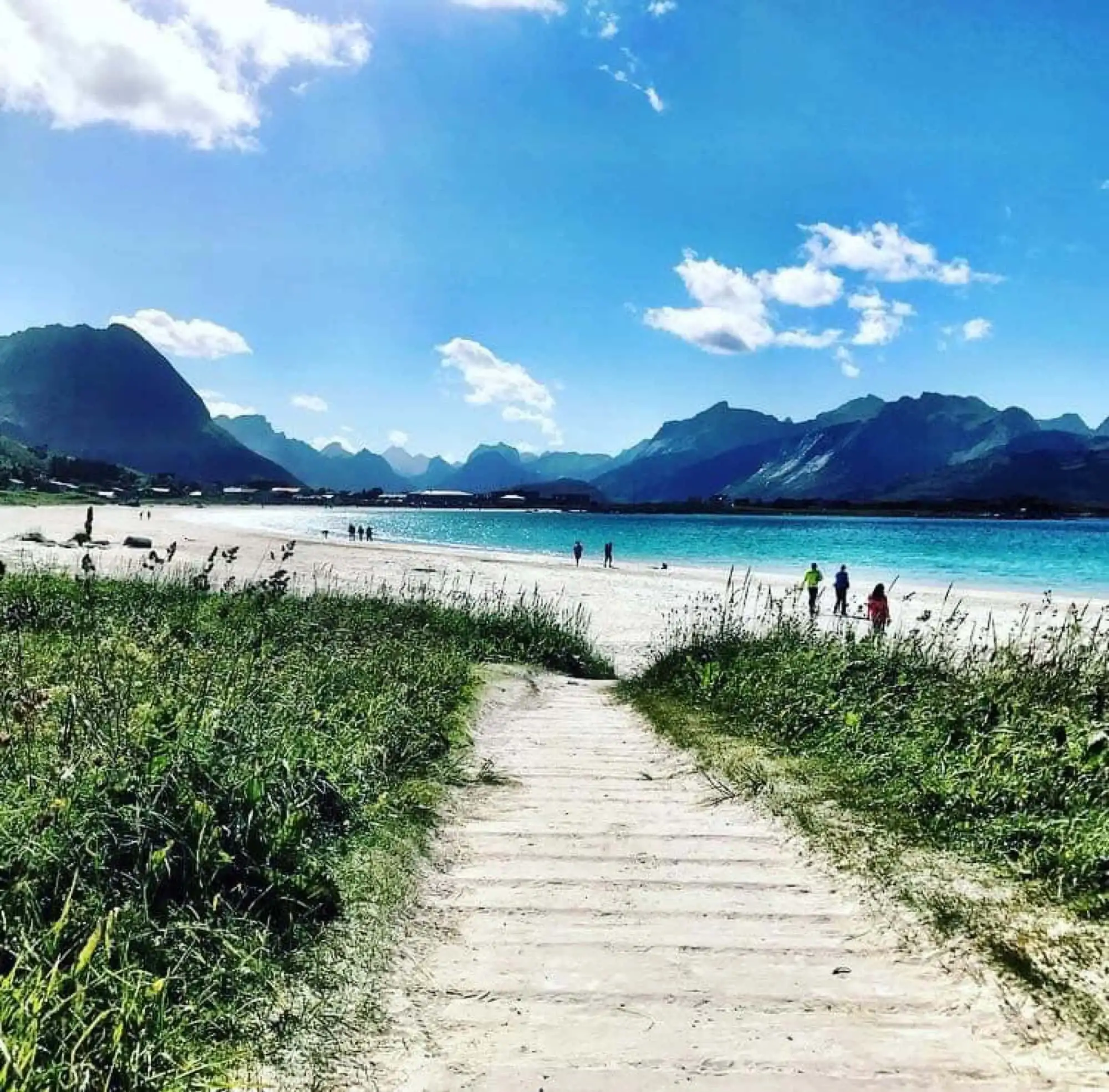 opplevelsesuke-i-lofoten-henningsvaer-fjelltur-surfing-fiske-rib-safari-kultur-kulinarisk-norwegian-adventure-company-82.jpg – Norwegian Adventure Company