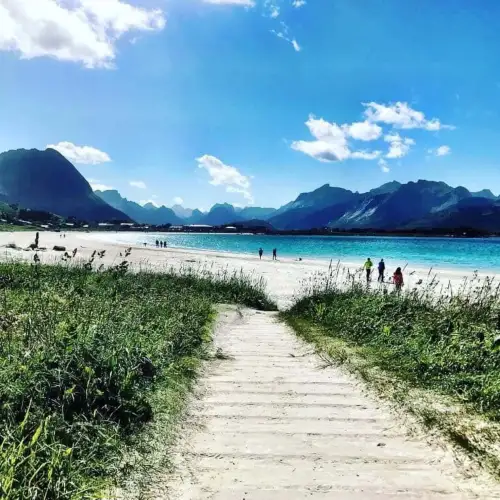 opplevelsesuke-i-lofoten-henningsvaer-fjelltur-surfing-fiske-rib-safari-kultur-kulinarisk-norwegian-adventure-company-82.jpg – Norwegian Adventure Company