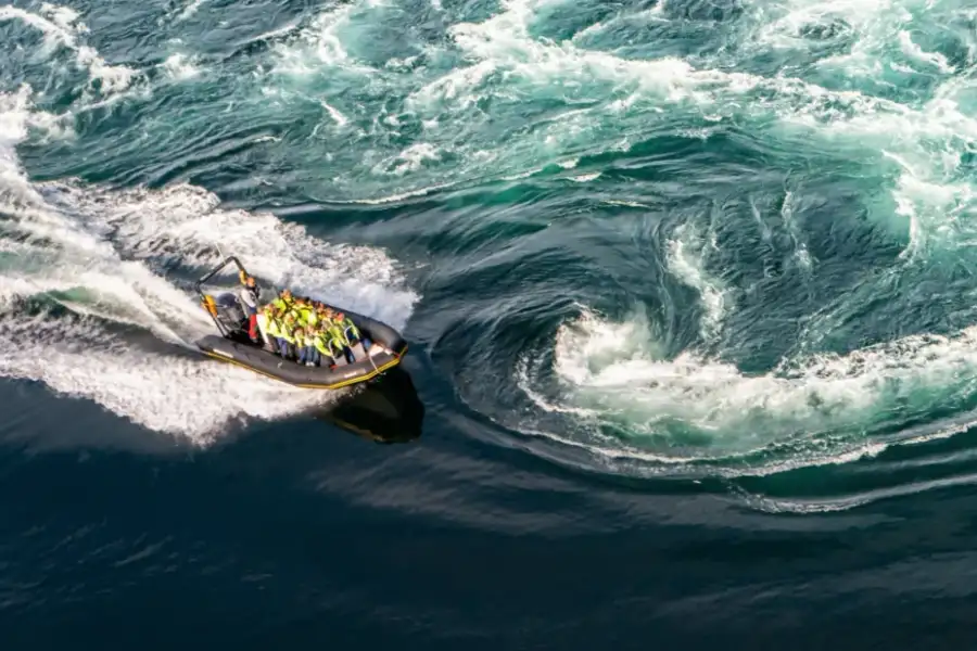 Stella Polaris_Meike Zylmann – Norwegian Adventure Company