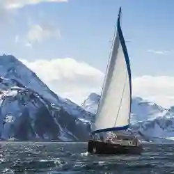 Arktisk ski & sail på en seilyacht – Norwegian Adventure Company