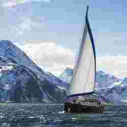 Komfortabel og romslig ekspedisjonsbåt – Norwegian Adventure Company