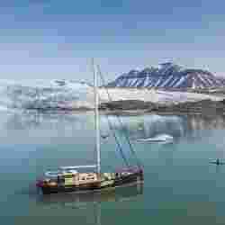 Komfortabel og romslig ekspedisjonsbåt – Norwegian Adventure Company