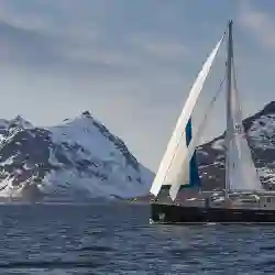 Arktisk ski & sail på en seilyacht – Norwegian Adventure Company