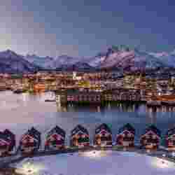 svinoya-rorbuer-skiferie-i-lofoten-skiing-northern-norway-lofoten-winter-22.jpg – Norwegian Adventure Company