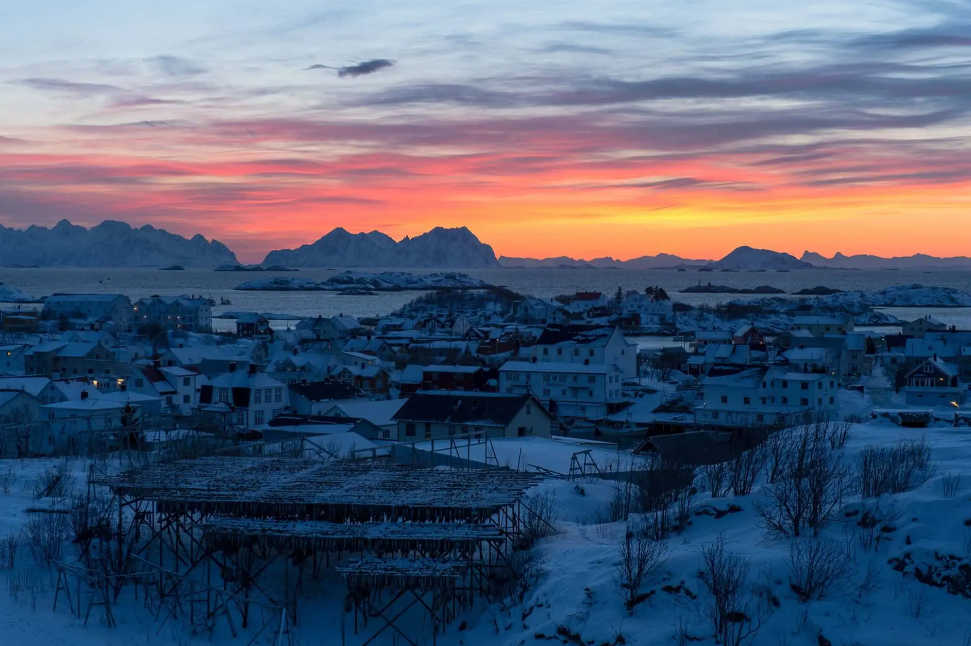 henningsvaer-skiferie-i-senja-skiing-northern-norway-hamn-lofoten-winter-06.jpg – Norwegian Adventure Company